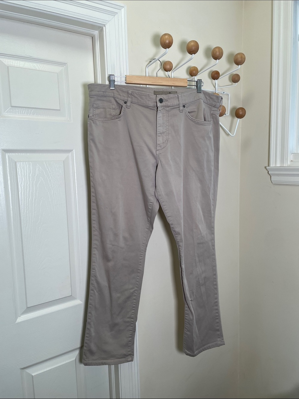 Joes Jeans - Classic Flex Straight Legged Denim Jeans - Cream / Khaki - 38